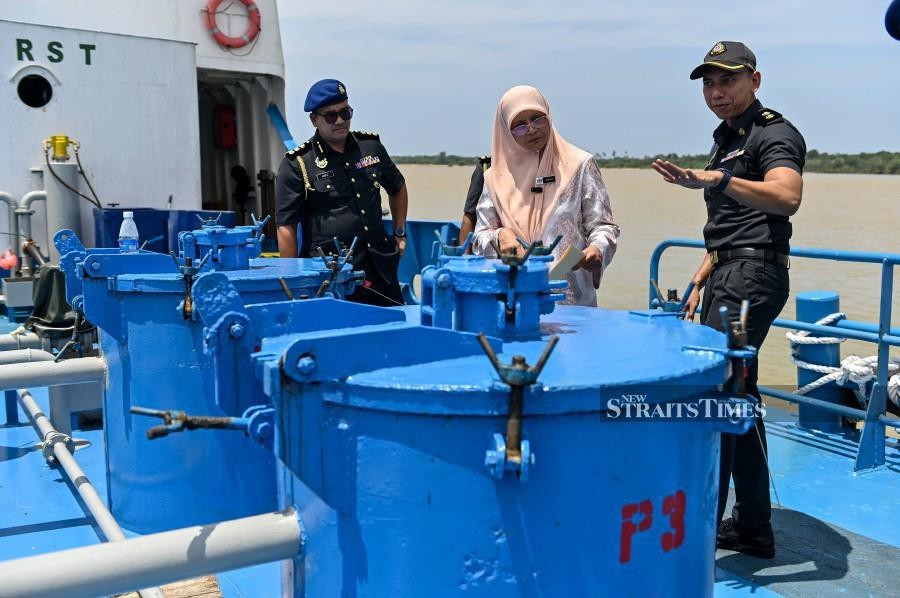 Diesel worth RM480,000 seized from docked vessel in Pekan