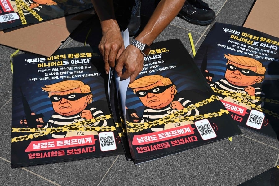 Trump slaps 15pct tariff on South Korean imports