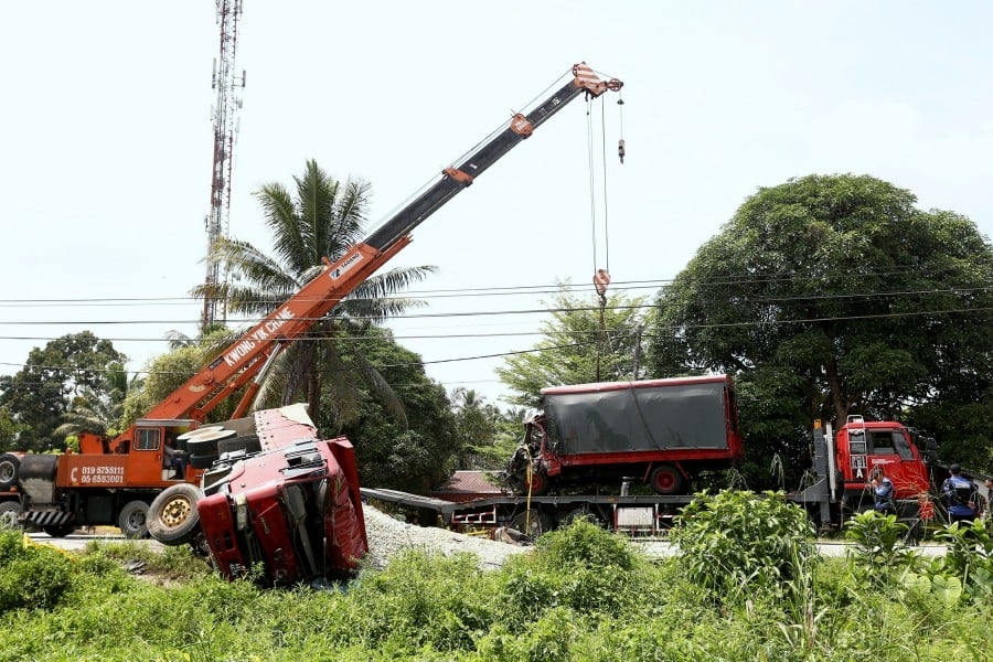 Expert backs Selangor Sultan's call for action on heavy vehicle offenders