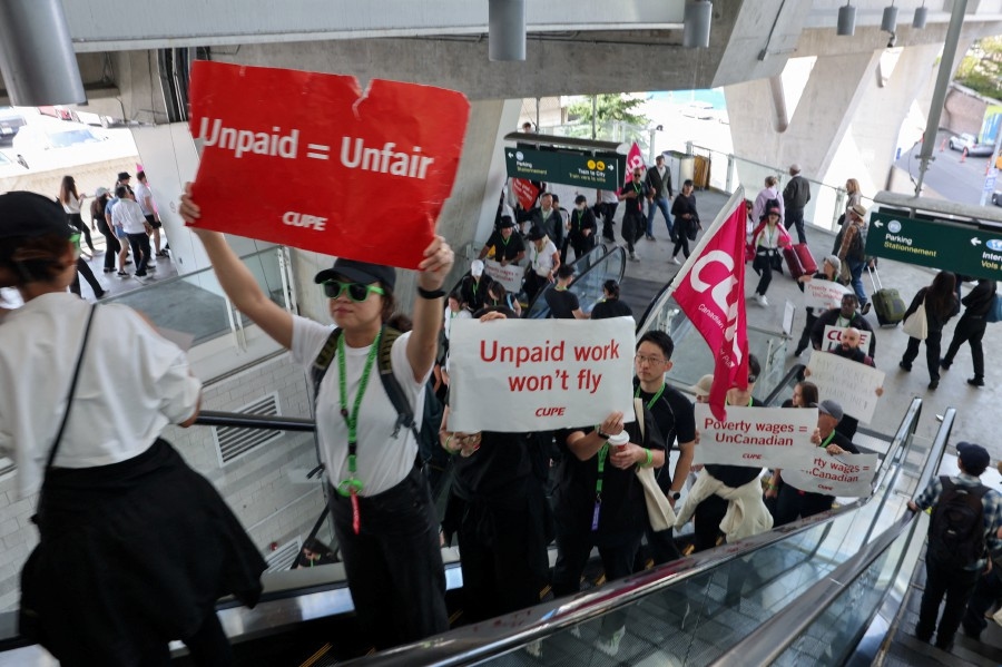 Air Canada halts flight restart as strike continues