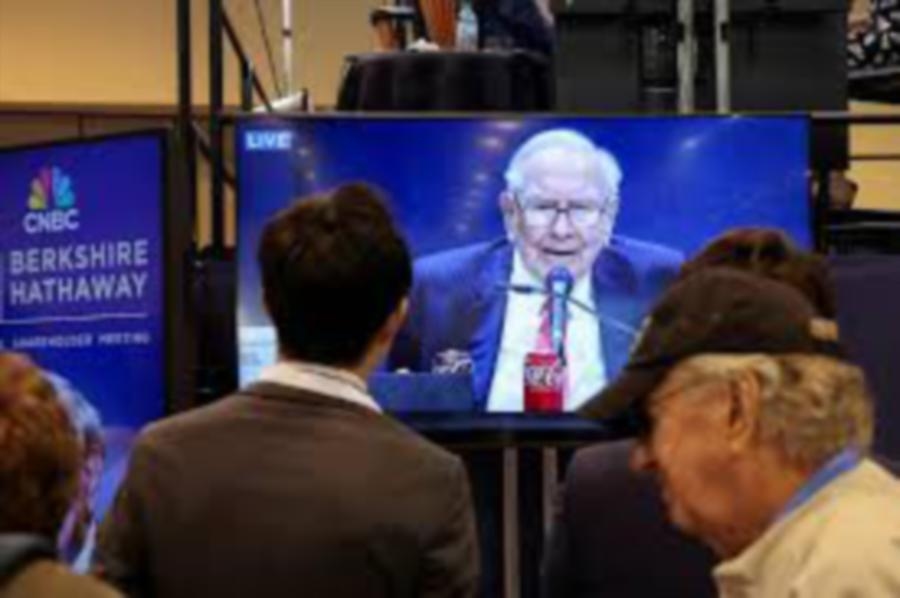 Berkshire takes $3.8 billion Kraft Heinz writedown, operating profit falls