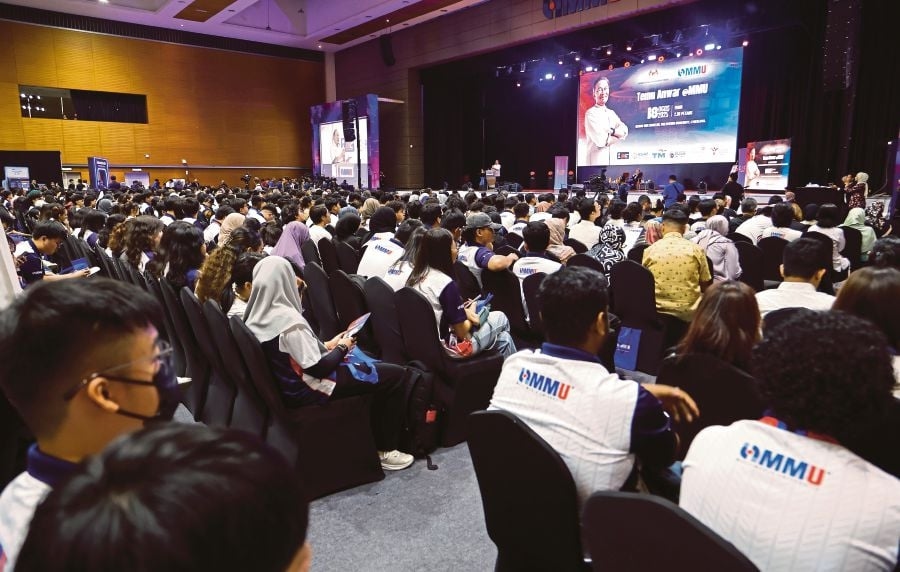 Govt will consider more financial assistance for uni students, says PM