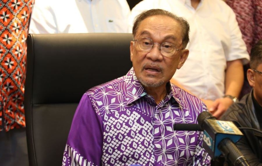 400,000 teachers to get book vouchers, says PM