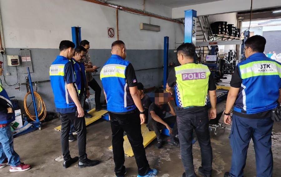 Police rescue 16 foreigners, including 7 children, from forced labour in Klang Valley