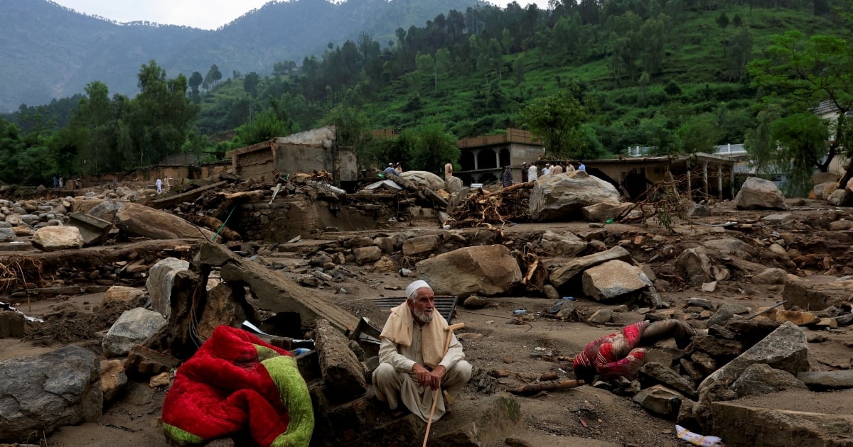 Hopes for survivors wane after Pakistan flooding kills hundreds