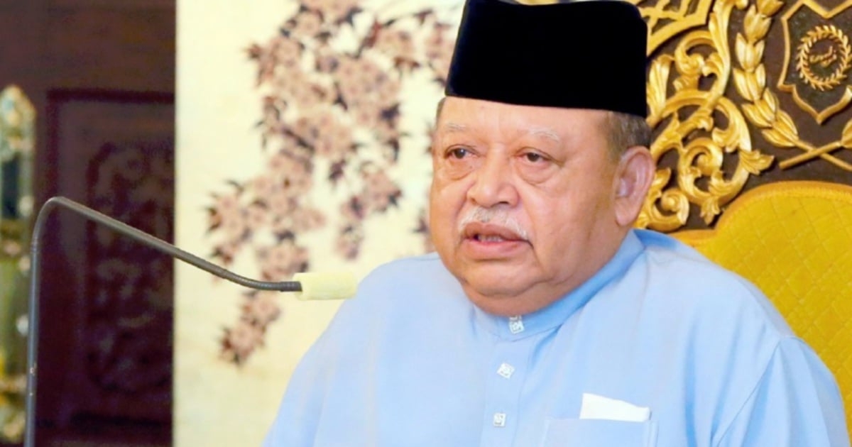 Raja of Perlis confers state awards on 25 recipients