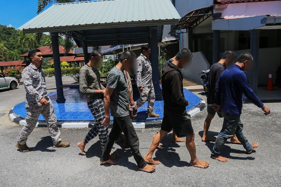 7 Indonesians jailed for 9 months for stealing cables from oil platform