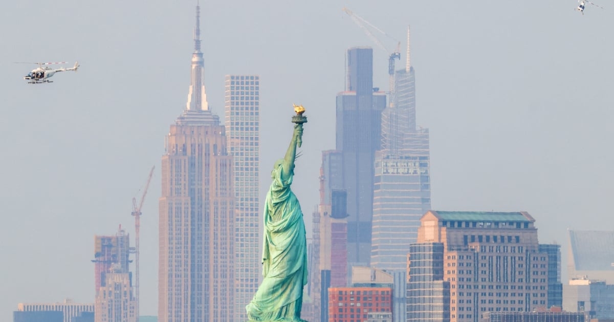 US inflation picks up in June, consumer spending rises moderately