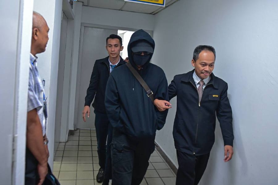Police inspector charged with accepting RM23,000 bribe to free drug suspects