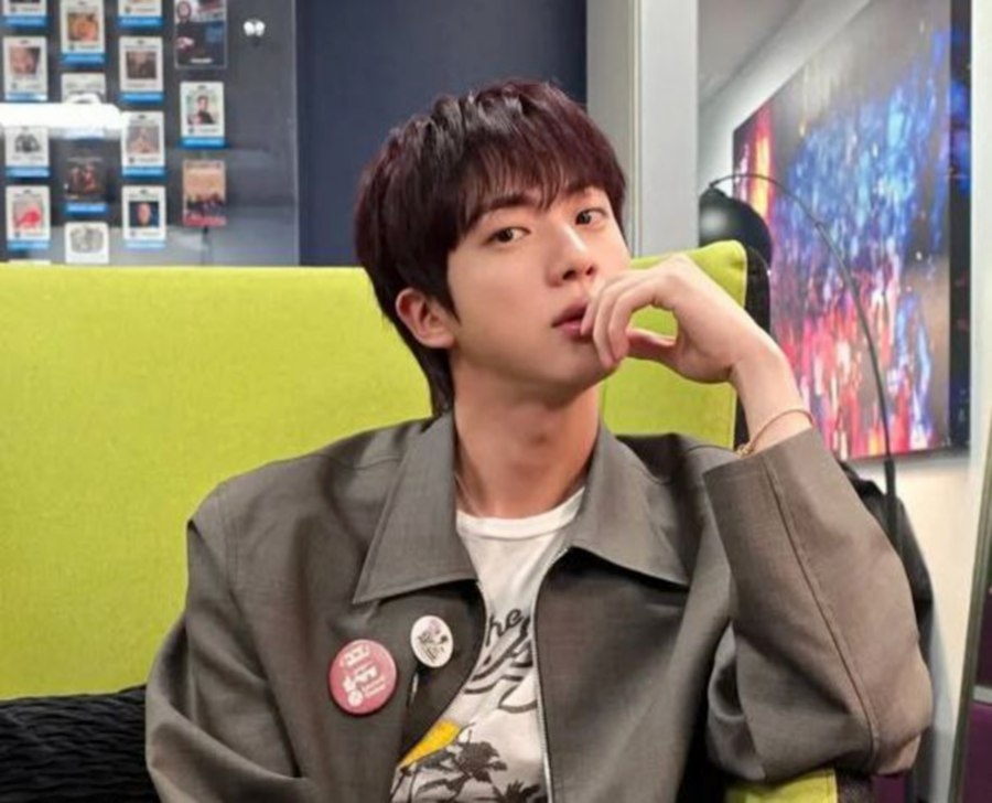 #SHOWBIZ: Japanese woman who kissed BTS' Jin without consent turns herself in