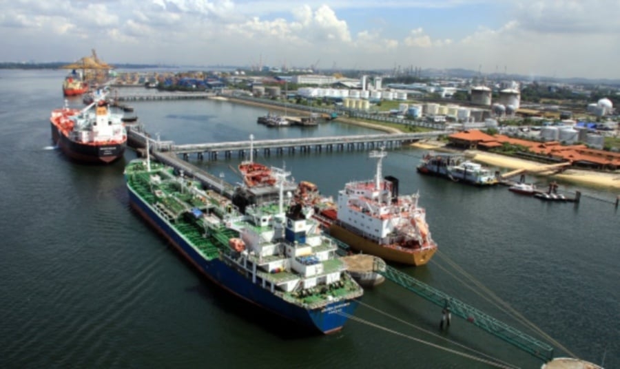 Johor Port invests RM72.3mil in new cranes