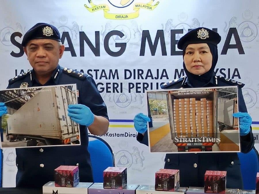 Frozen chickens: RM880,000 tax fraud attempt stopped at Padang Besar checkpoint