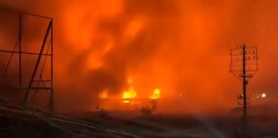 1,300 shops gutted in devastating fire in India's Kolkata