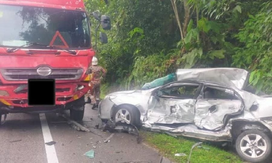 Two killed, baby among nine injured in five-vehicle crash in Kota Tinggi