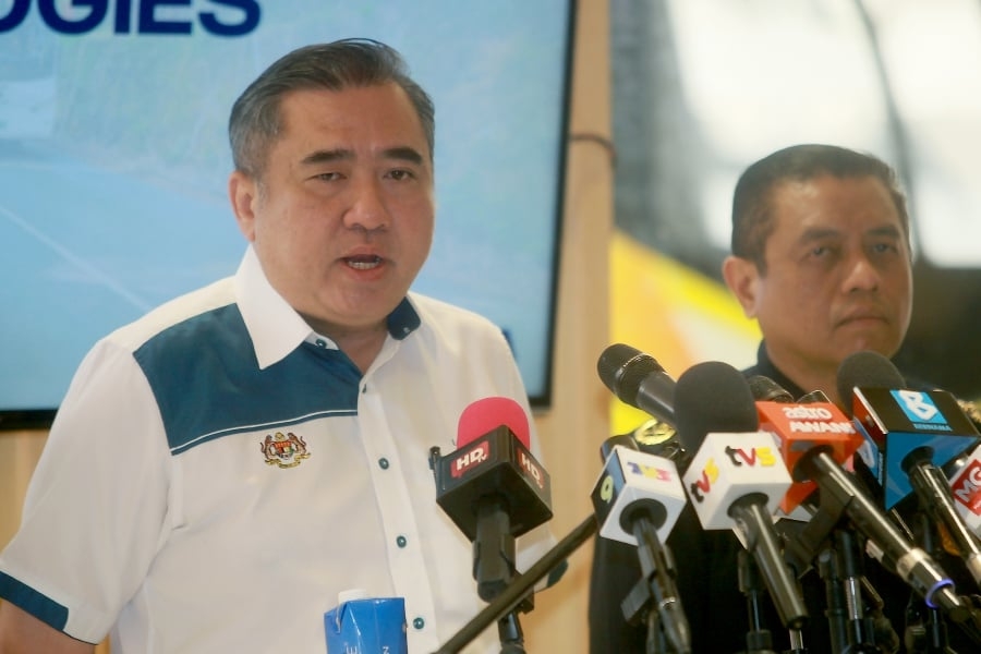 Tourism bus control: Loke open to shared role