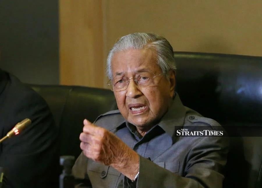 Dr M was present at meeting that granted Anwar's pardon - A-GC