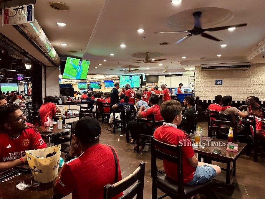 Manchester United fans left rueing as Tottenham win Europa League