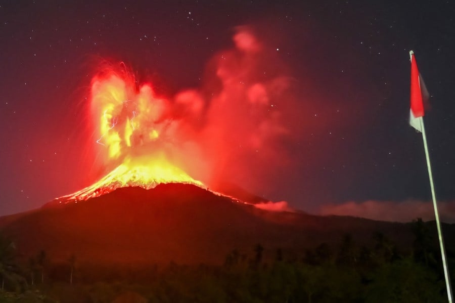 Mount Lewotobi spews 6-mile ash plume, residents warned
