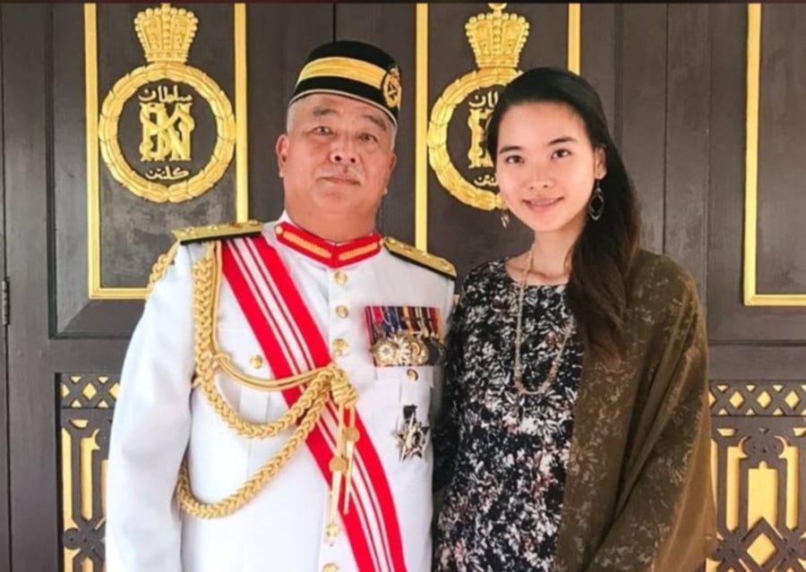 #SHOWBIZ: Netizens impressed that Mek Yun's father is a brigadier-general
