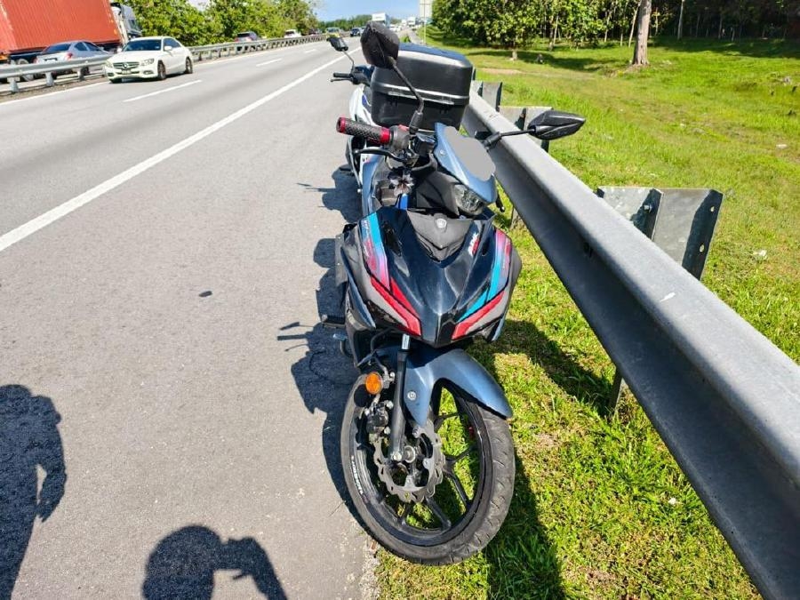 College student dies after motorcycle skids and hits road divider