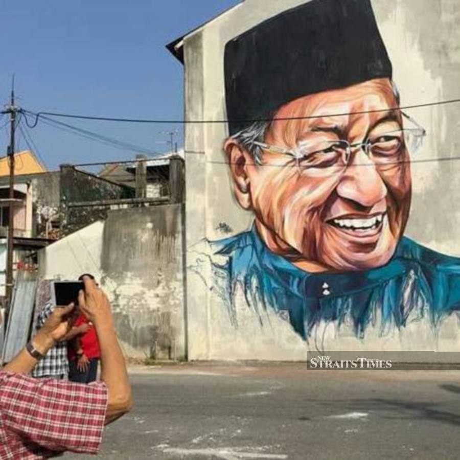 Repairs, not politics, behind Dr Mahathir mural removal