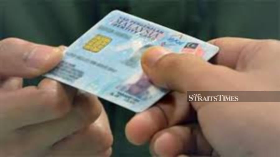 Over 6,000 Malaysians gave up citizenship for Singapore this year