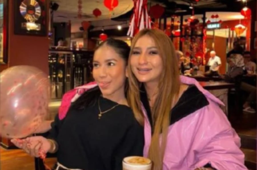 #SHOWBIZ: Kak KM denies daughter failed bid to join airline