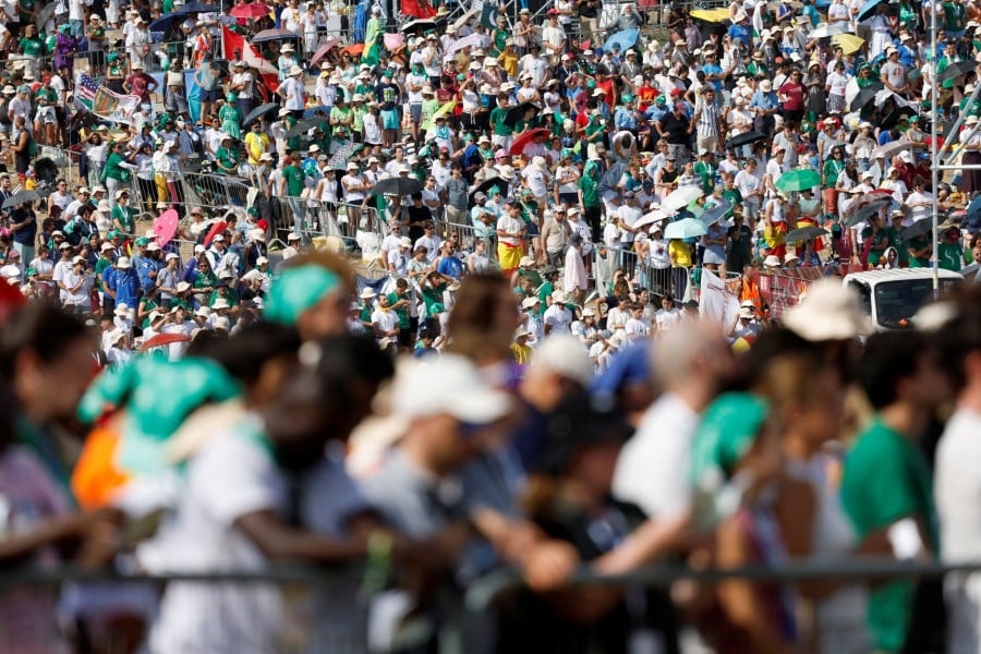 Pope's 'Jubilee of Youth' closes with huge Rome mass