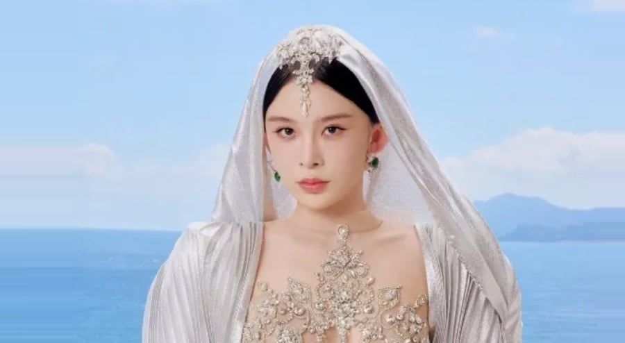 #SHOWBIZ: Cannes Film Festival: Zhao Yingzi ejected for 'overtly sexy' dress