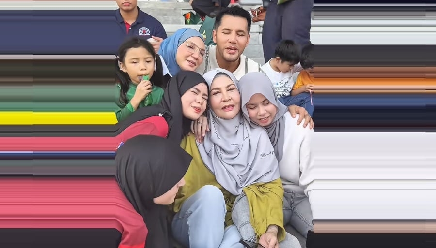 #SHOWBIZ: Aliff Syukri reunited with mother after family rift
