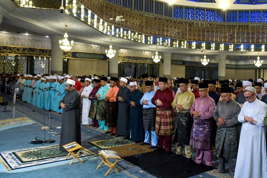 Prayers and Yasin recital mark start of Islamic year 1447H