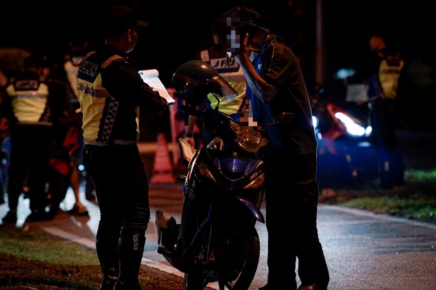 'Go ahead, arrest me': Motorcyclist abuses RTD officers after fine