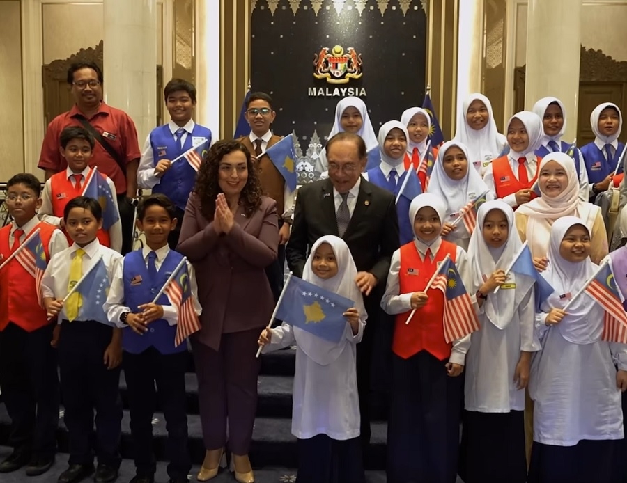 Anwar shares video of Kosovo President's official visit to Malaysia [WATCH]
