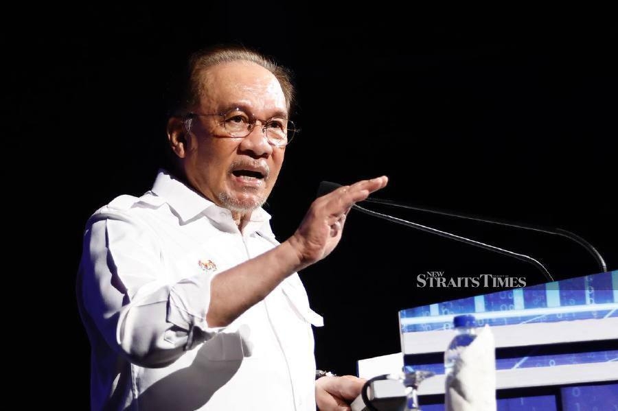 Anwar launches Madani card offering discounts to over one million trade union members