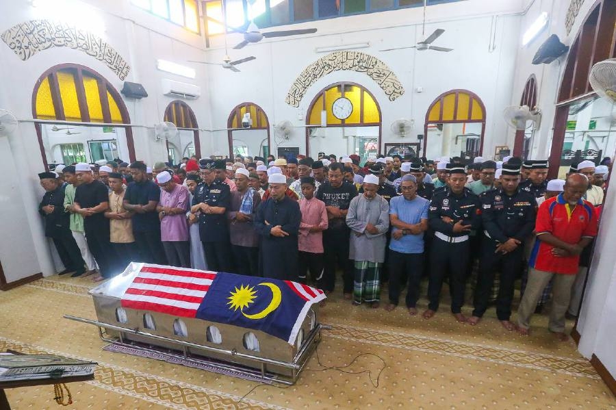 FRU Constable Akmal Wafi laid to rest in Lunas
