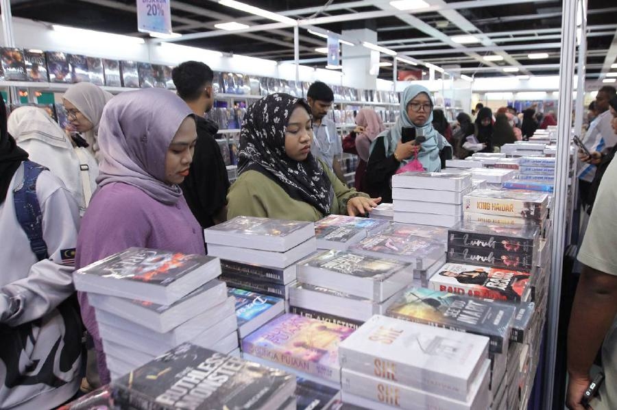 KL Book Fair draws youth, fuels reading passion