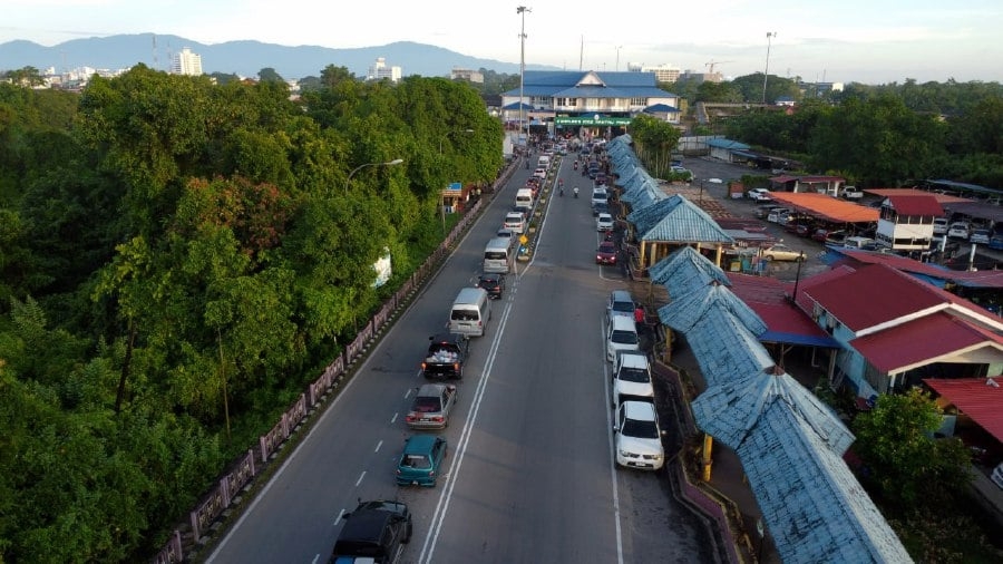 Aidiladha rush causes heavy congestion at Malaysia–Thailand border