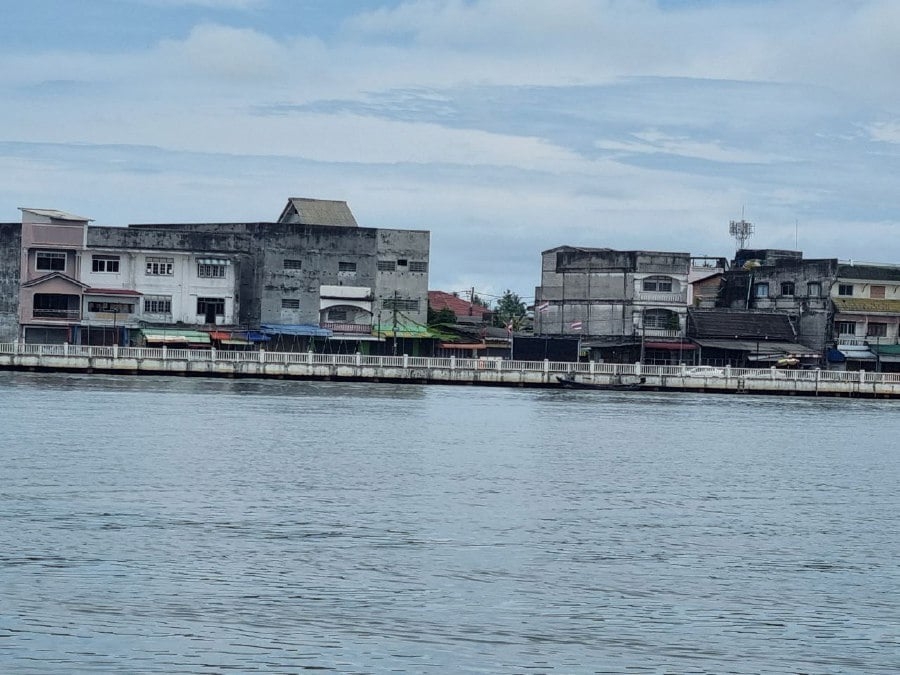 Unrest prompts Malaysians to postpone trips to southern Thailand