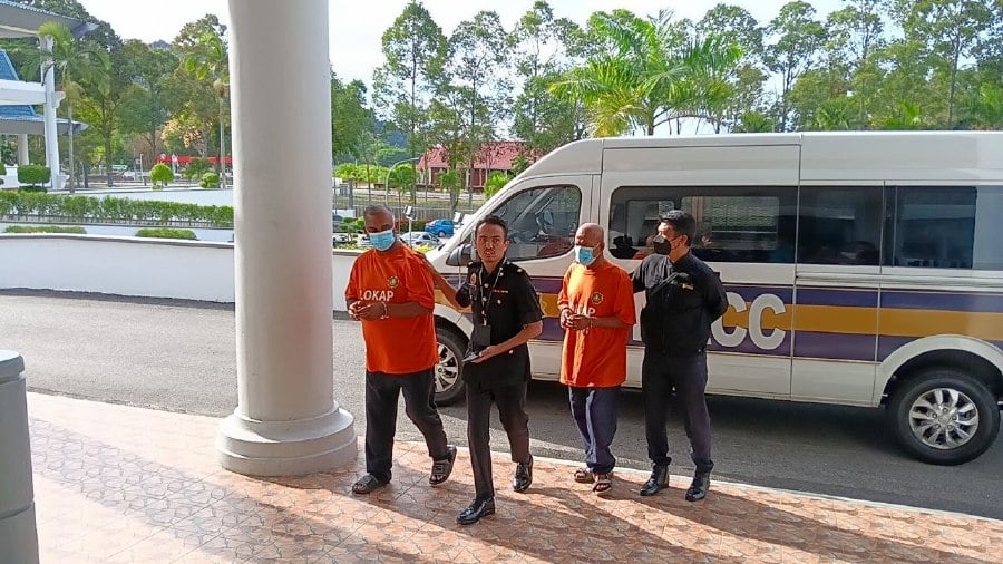 Two senior temple officials remanded over RM50,000 fund misuse probe