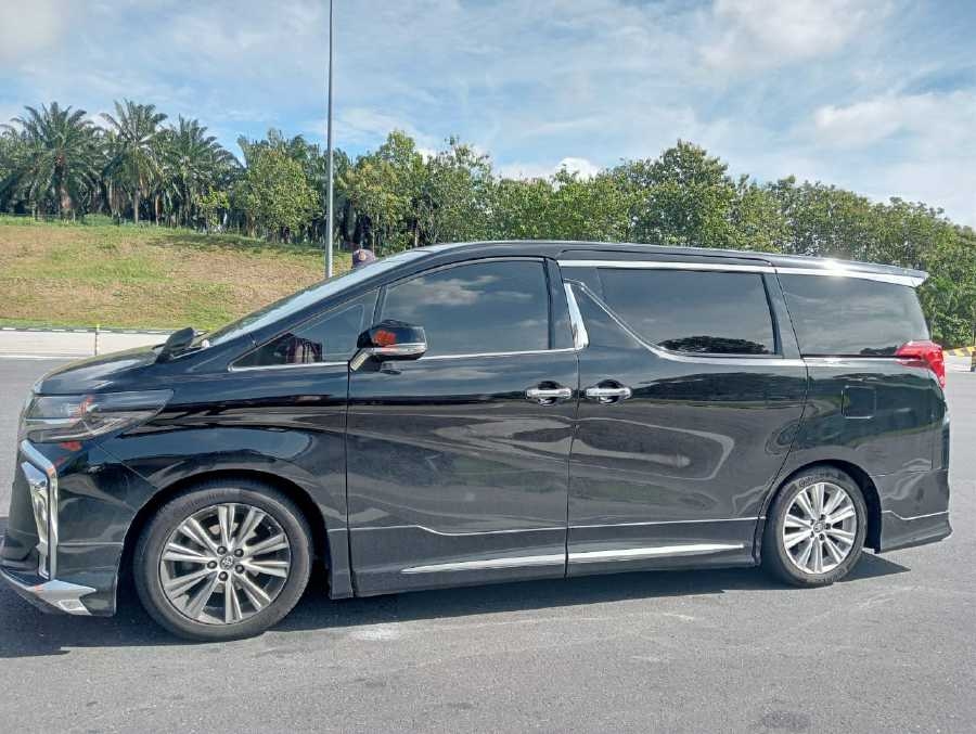 Bentley, Porsche among luxury cars worth RM6mil seized by RTD
