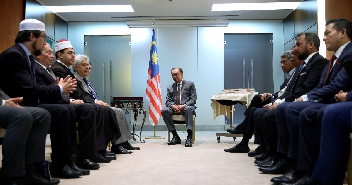 Anwar engages Muslim community in Rome