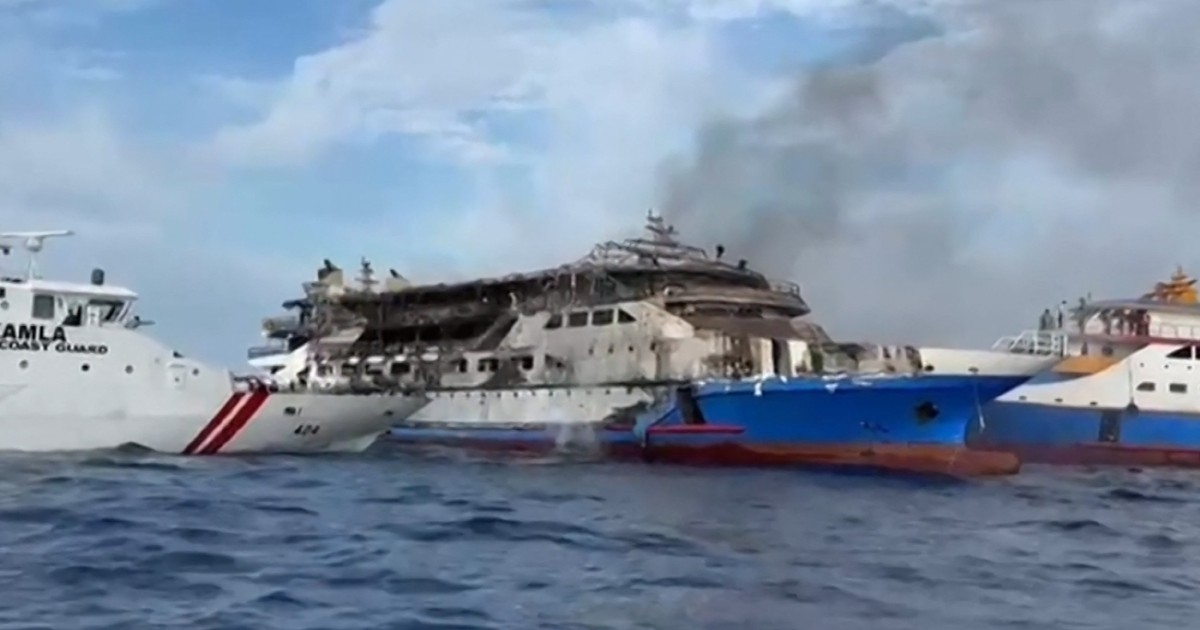 Indonesia ferry fire kills three, more than 500 rescued