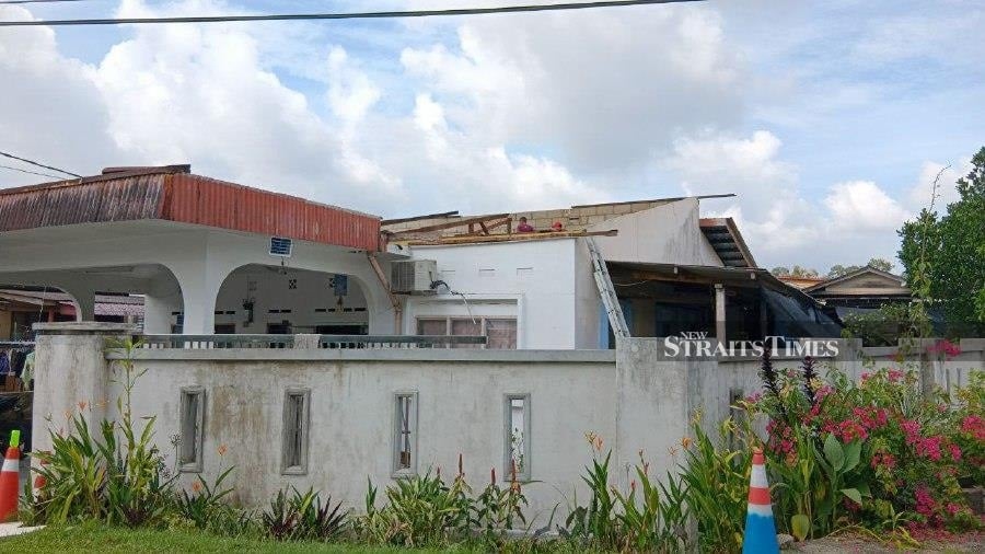 Storm wreaks havoc in Skudai, more than 20 houses damaged