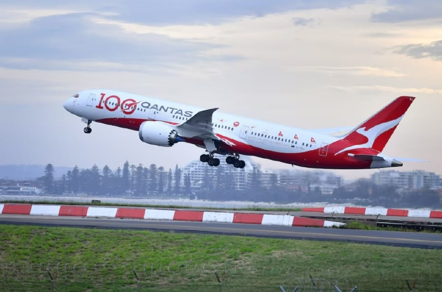 Qantas shutters Singapore-based Jetstar Asia on rising costs, competition