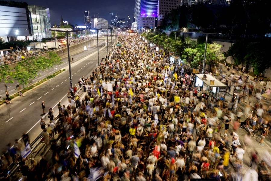 'We will chase you!' – Over 100,000 protesters in Tel Aviv warn Netanyahu over Gaza invasion