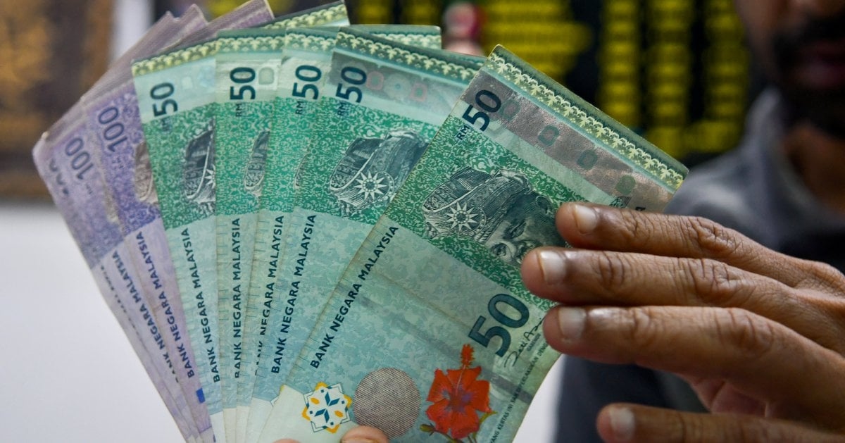 Ringgit ends higher on regional trade optimism