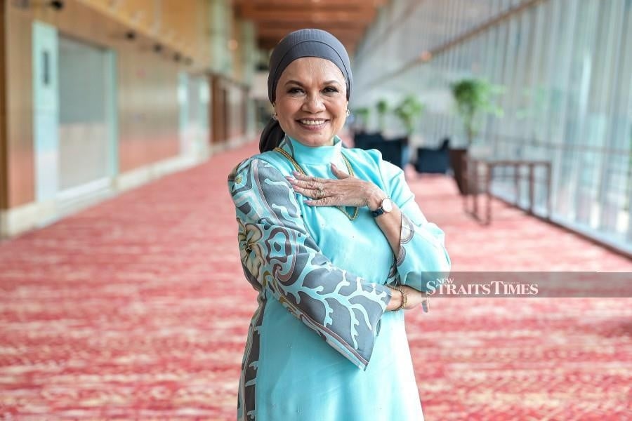 #SHOWBIZ: Salamiah listens to late husband's voice note when she misses him