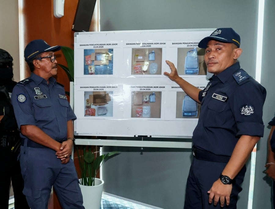 RM955k morphine busted: Drug syndicate foiled at Johor courier hub
