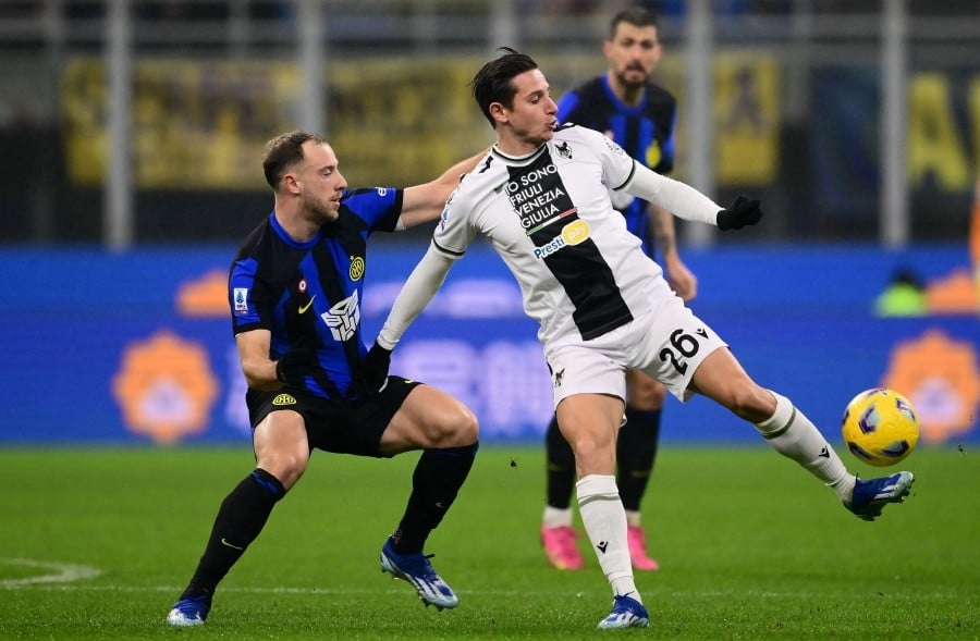Serie A players to lose 25pct pay after relegation
