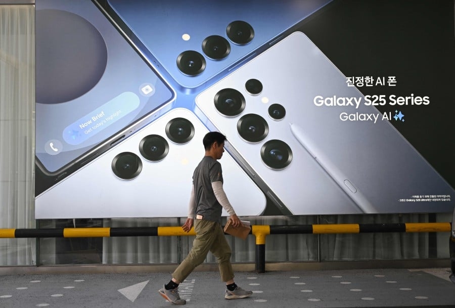 [UPDATED] Samsung's Q2 earnings hit by US curbs, profit down 55pct